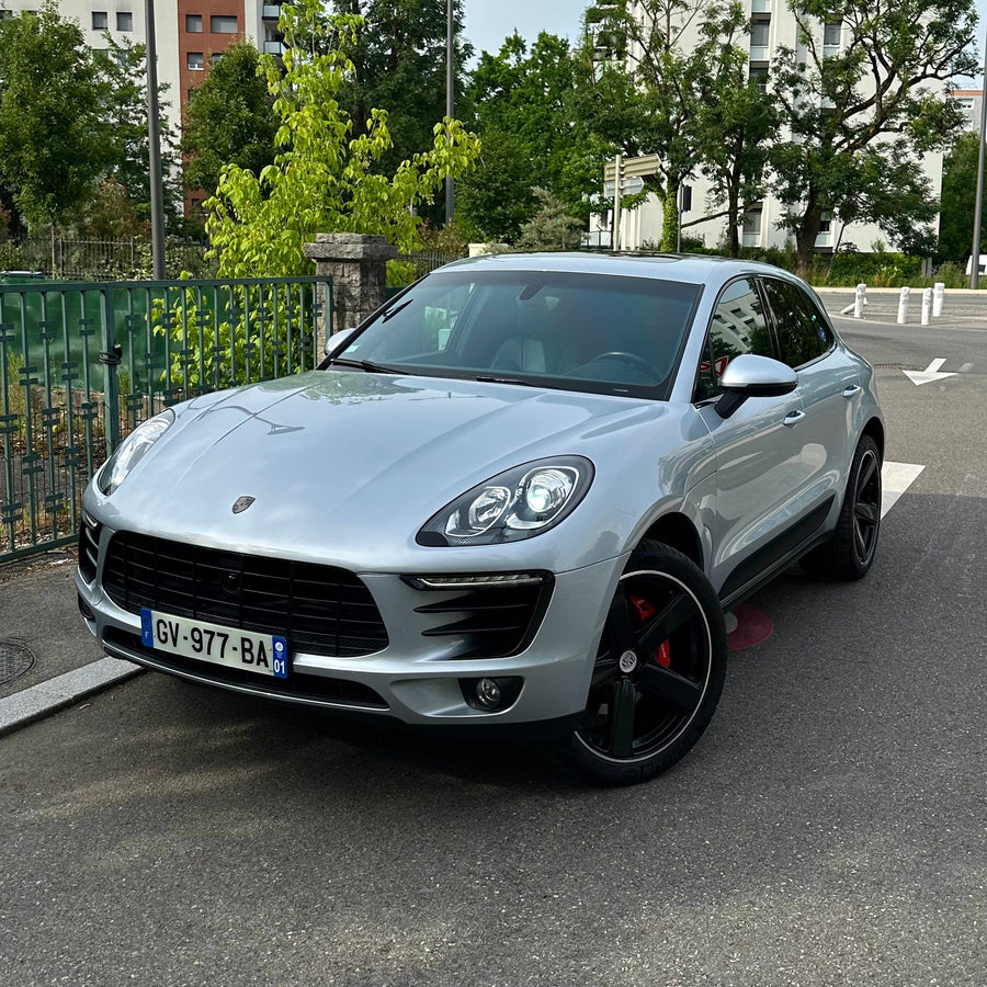 Polissage et céramique sur Porsche Macan S à Gex